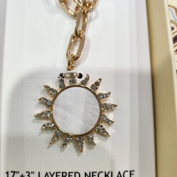 🔹️House of Harlow Gold Sunburst 17" Layered Glass Pearl + Glass Stone Necklace - Picture 4 of 6